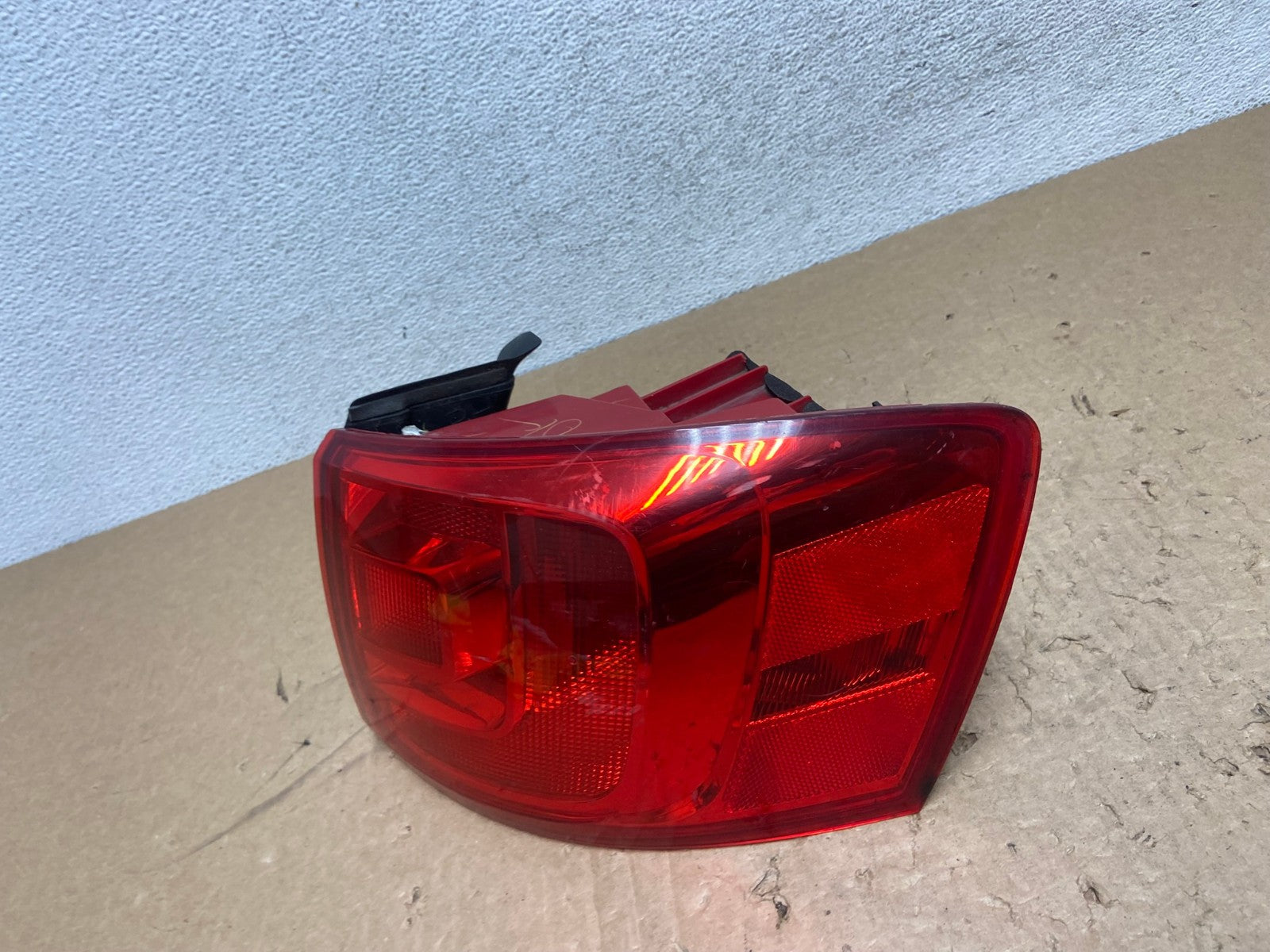 2011 to 2014 Volkswagen Jetta Right Passenger Rh Side Tail Light AG1294 LK1