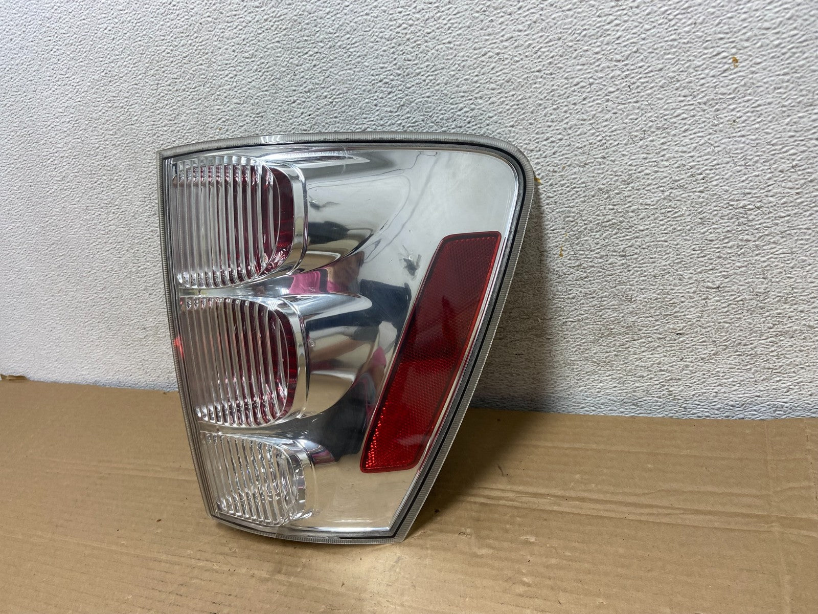 2005 to 2008 Chevrolet Equinox Right Passenger Rh Side Tail Light AG8944 DW2