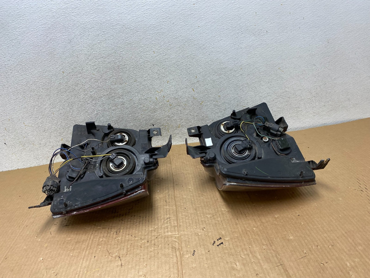 2007 to 2013 Chevrolet Suburban Tahoe Left+Right Set Headlights DEPO AI6632 DW10