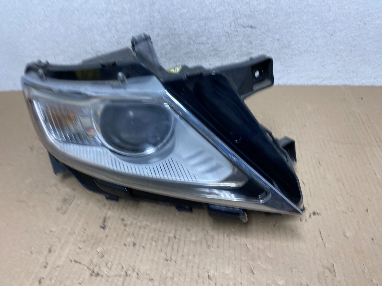 Xenon 2011 to 2015 Lincoln MKX Headlight Right Passenger RH Side AF5994 DW1