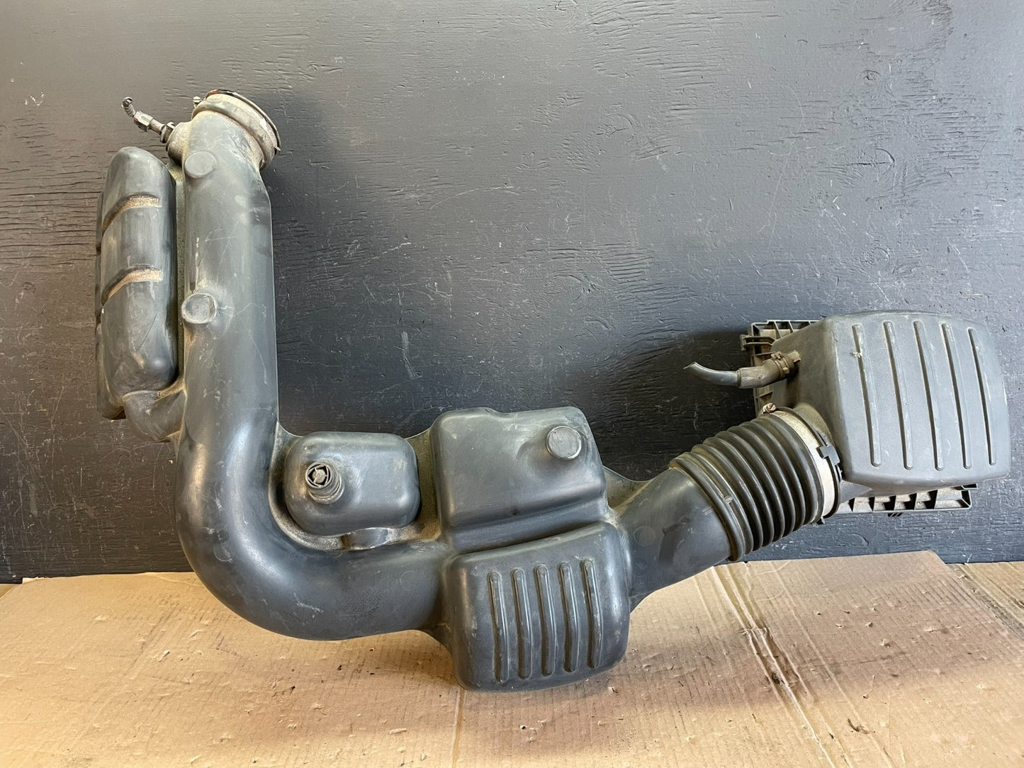 2011 - 2013 Dodge Durango 3.6L Resonator Air Intake Tube AD8607 DG0