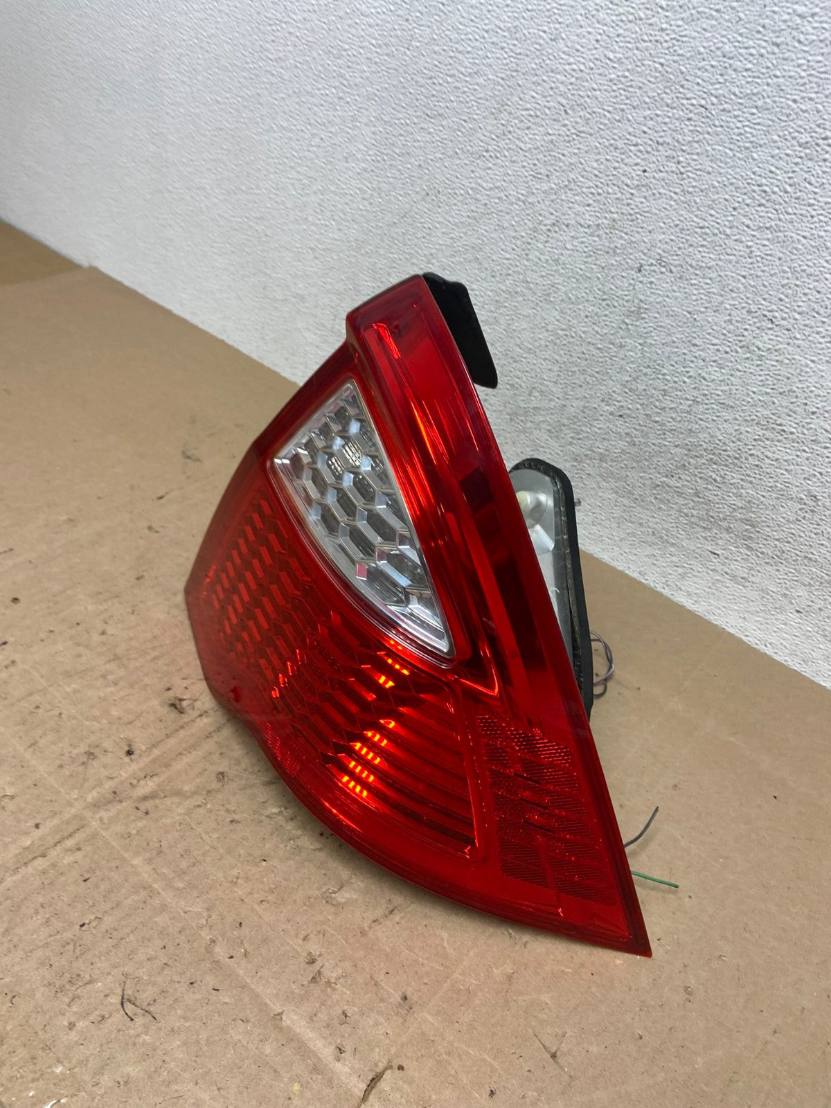 2010 2011 2012 Ford Fusion Right Passenger Side Tail Light AE6162 LK1