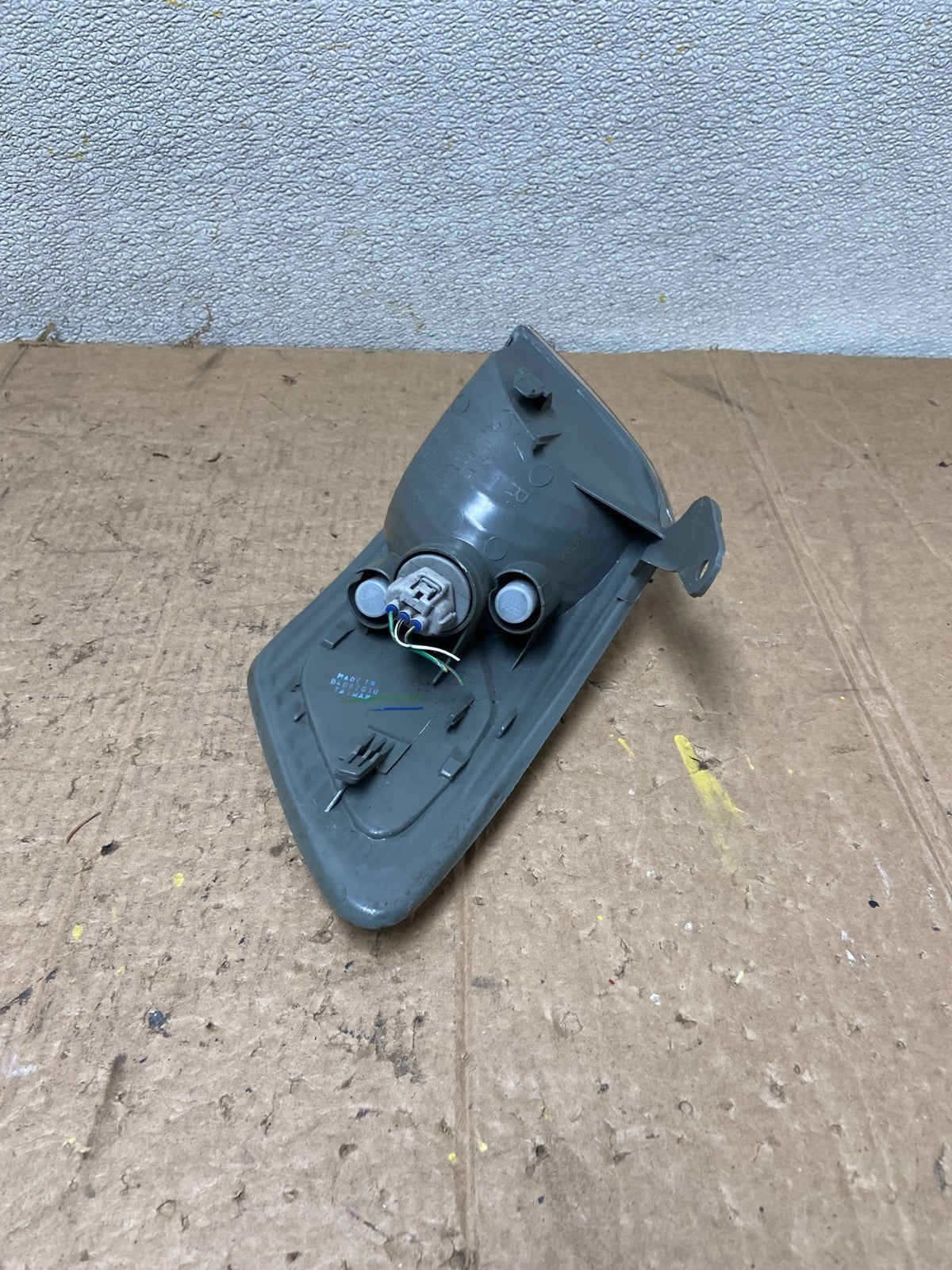 2000 - 2001 Toyota Camry Front Right Passenger RH Turn Signal Oem AA35605