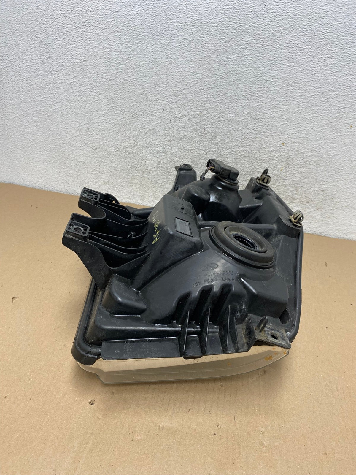 2008 to 2010 Ford F250 Super Duty Right Passenger RH side Headlight AF3048 LK9