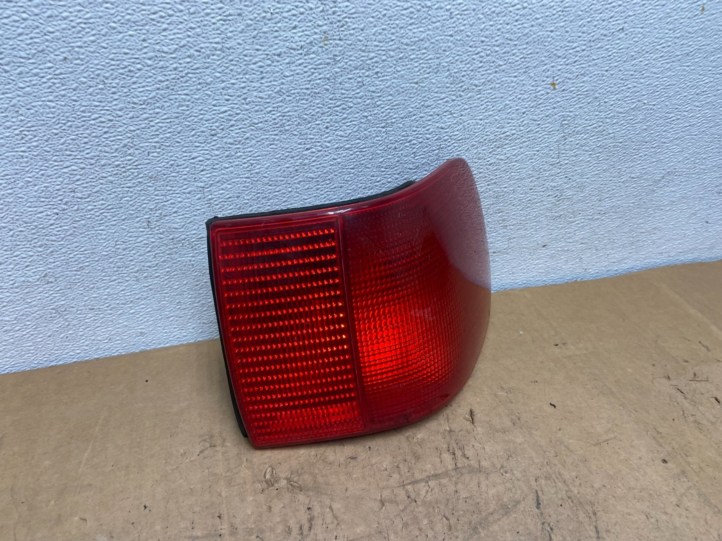 1992-1997 Audi 100 A6 Avant Wagon Right Passenger Tail Light AD0667 DG2