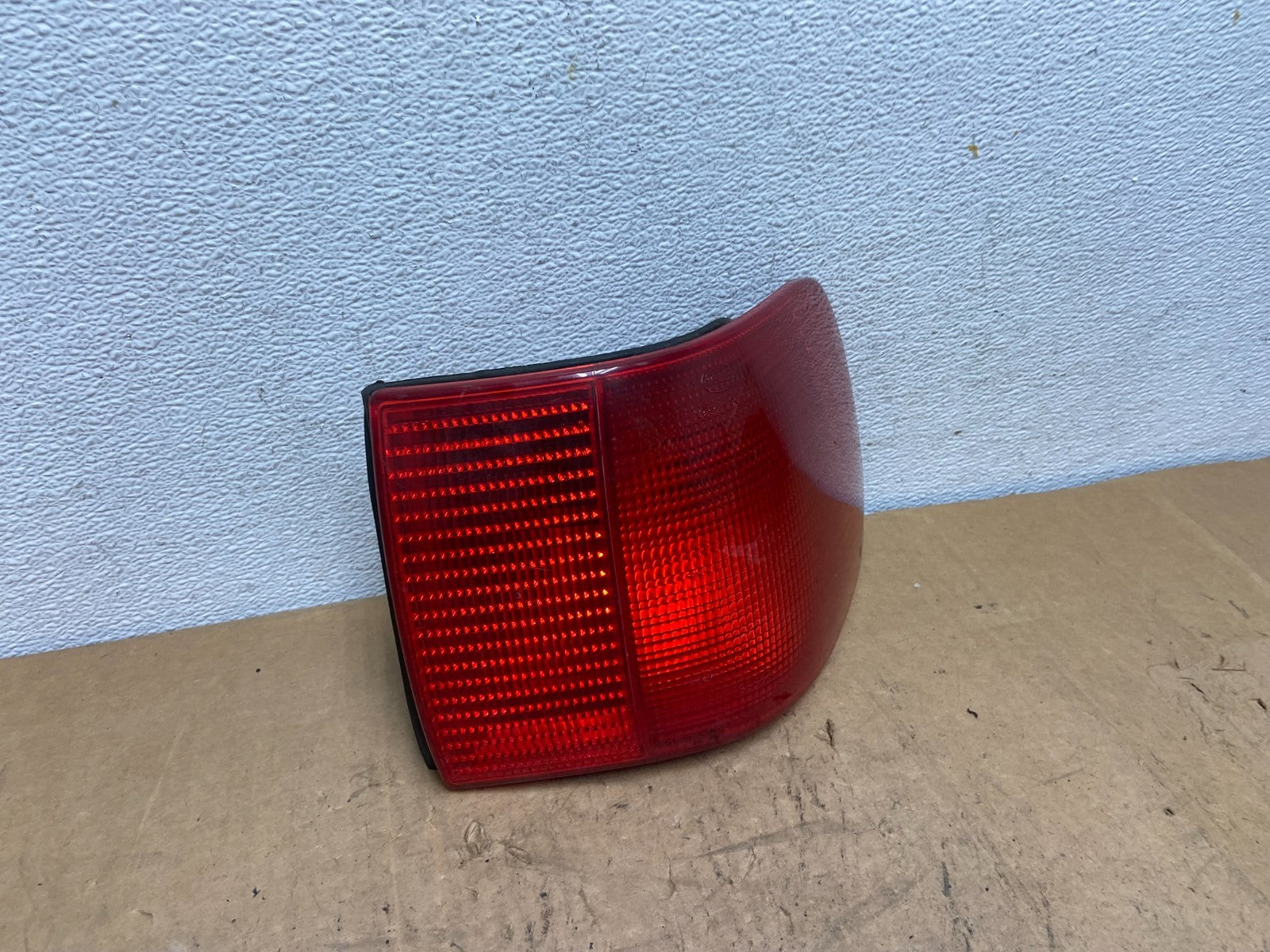 1992-1997 Audi 100 A6 Avant Wagon Right Passenger Tail Light AD0667 DG2