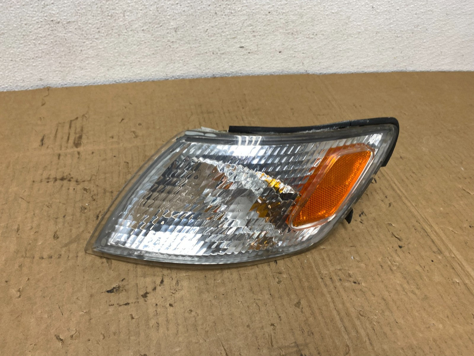1997 to 1999 Lexus ES300 Left Driver LH Side Turn Signal AC7742 DW0