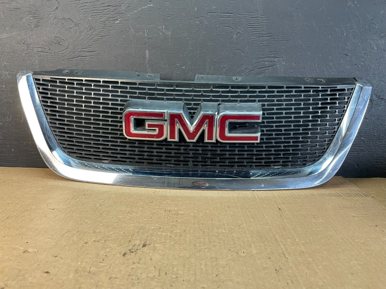 2007 to 2012 GMC Acadia Front Upper Grill Grille ad5510 DG0