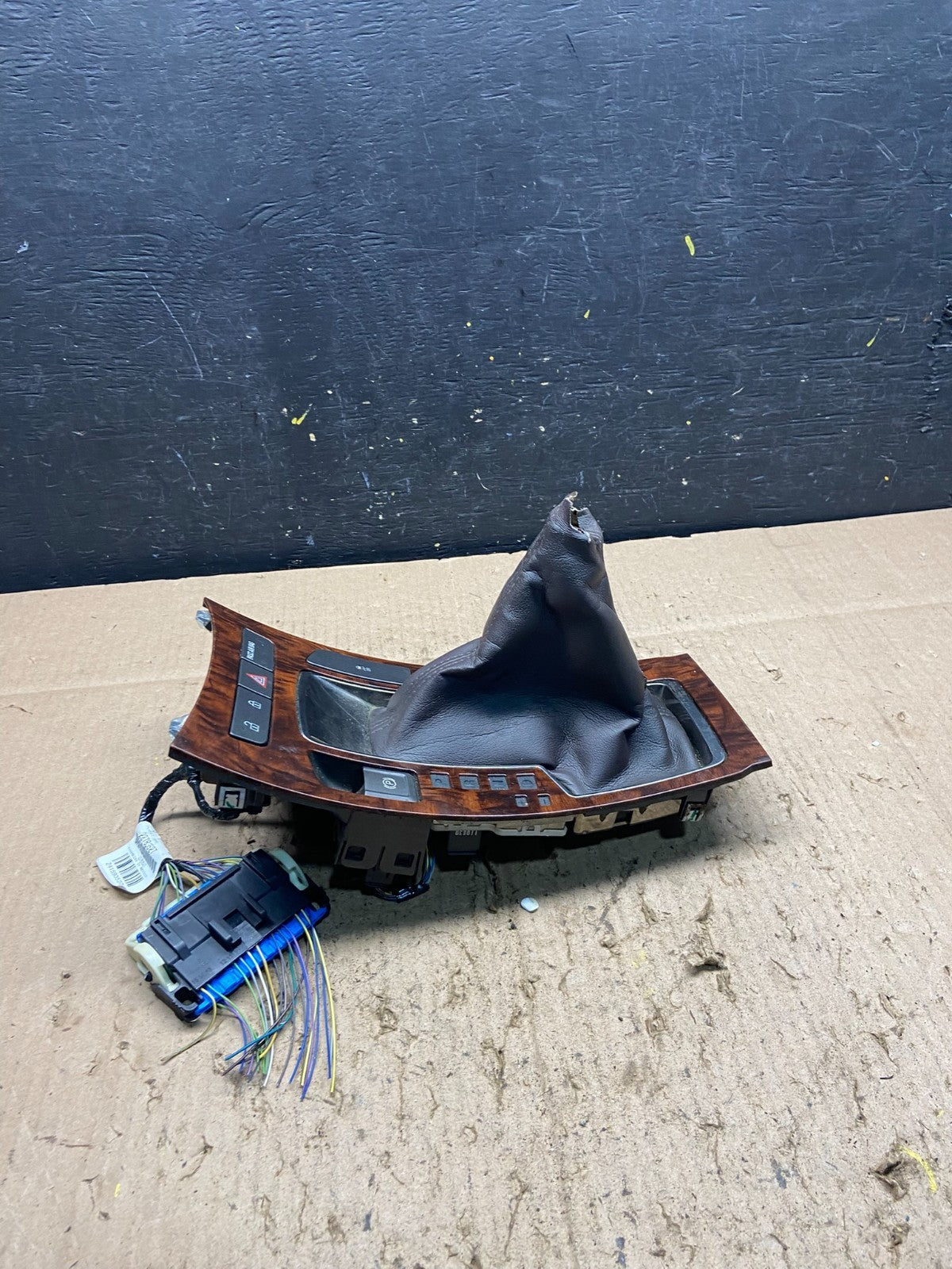 2010 to 2013 Buick Lacrosse Center Console Auto Shifter Floor Bezel Q2079 DG2