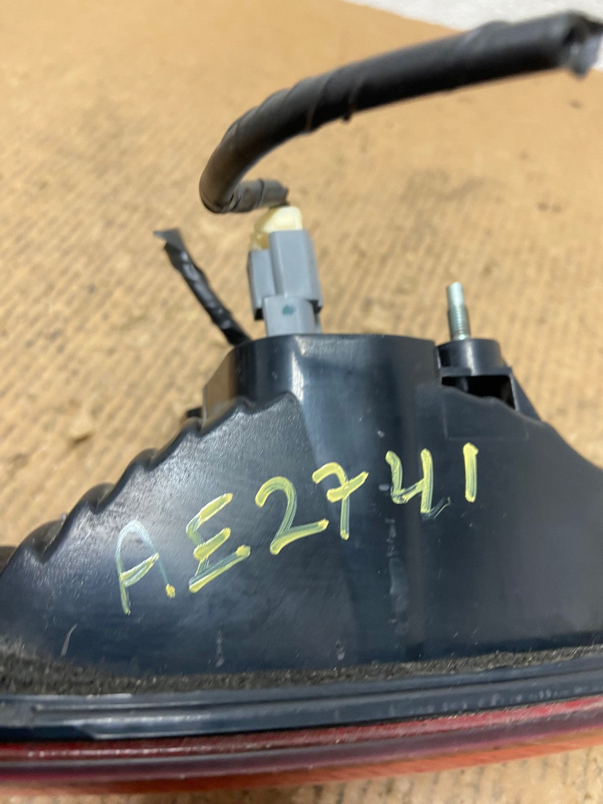 2006 2007 Subaru Tribeca B9 Right Passenger Side Tail Light Inner AE2741 LK6