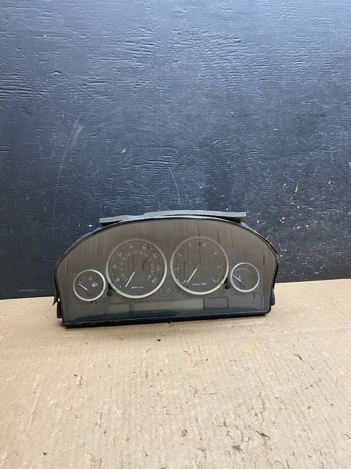 2006 to 2009 Land Range Rover Speedometer Cluster Gauge t5817 DG0