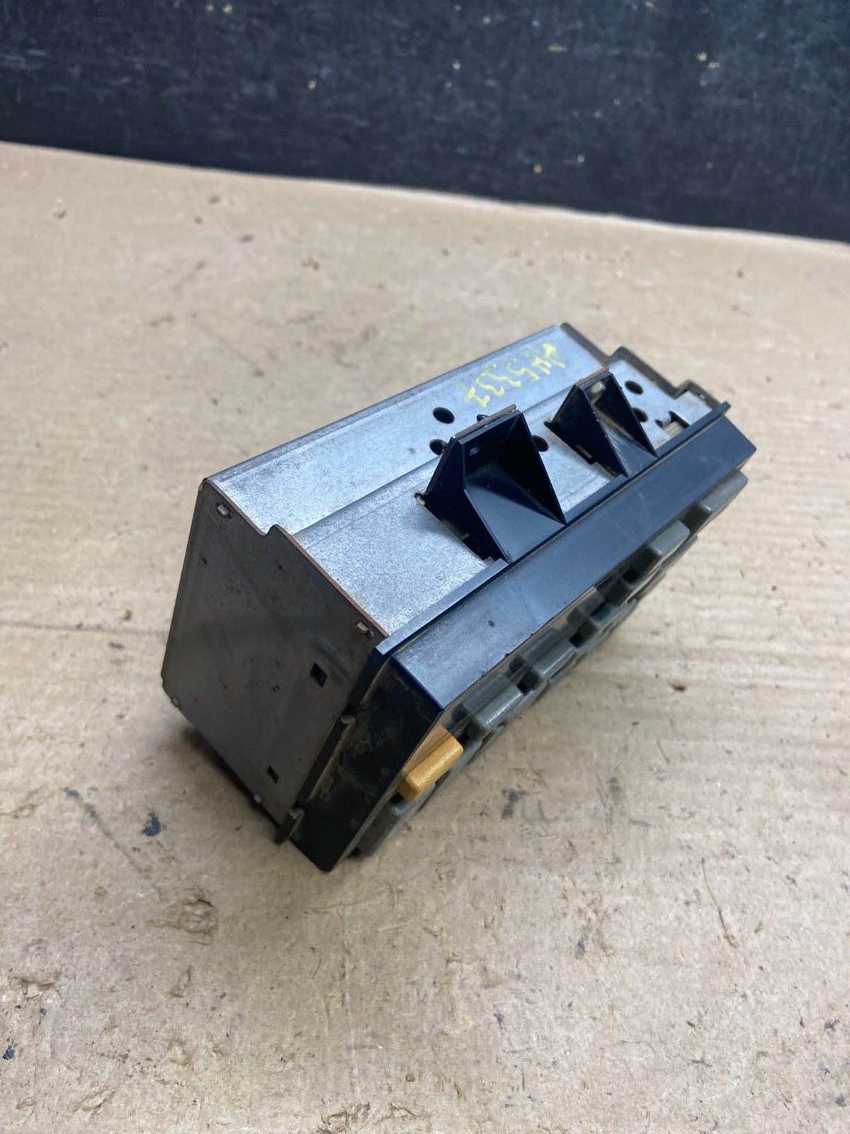 1988 - 1994 Chevrolet GMC C/K Am Fm Radio Head Unit ah5337 DG1