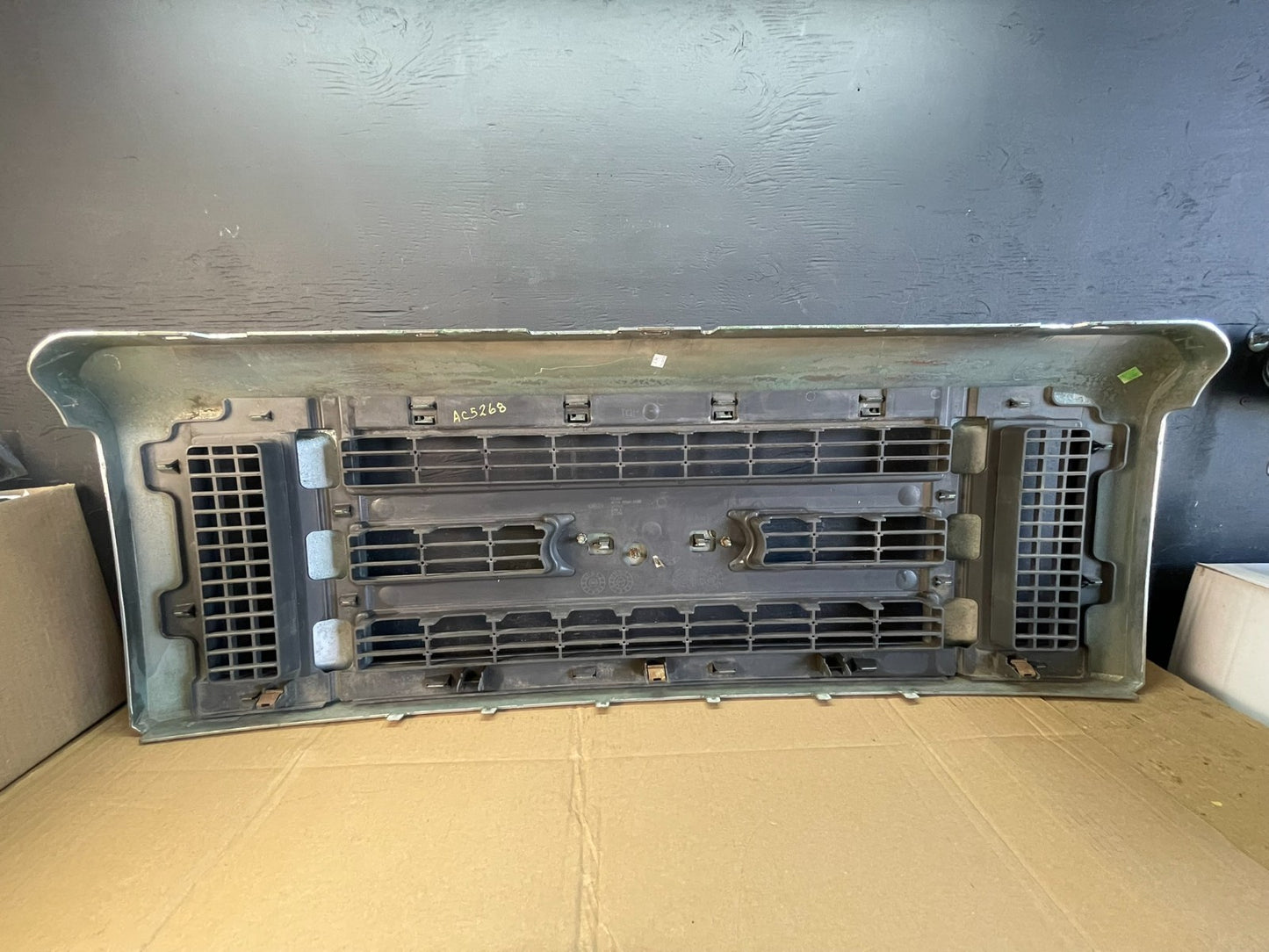 2008 to 2014 Ford Econoline E150 E250 Front Upper Chrome Grill Grille ac5268 DG7