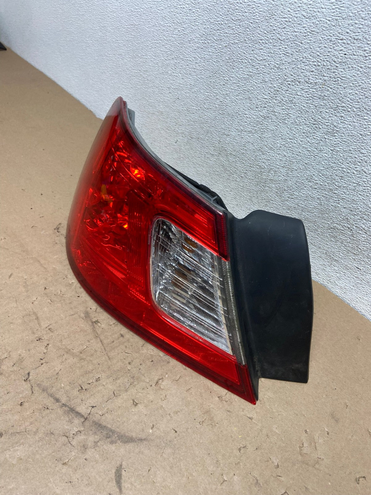 2009 2010 2011 2012 Mitsubishi Galant Left Driver LH Tail Light AG4217 LK1