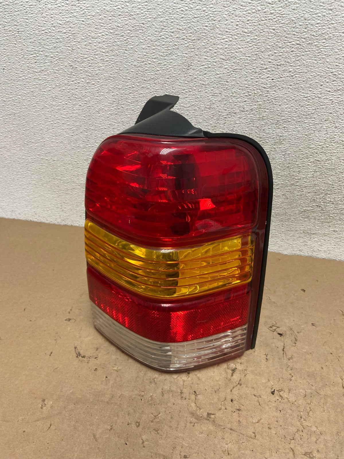 2001 to 2007 Ford Escape Right Passenger RH Side Tail Light AG4424 LK0