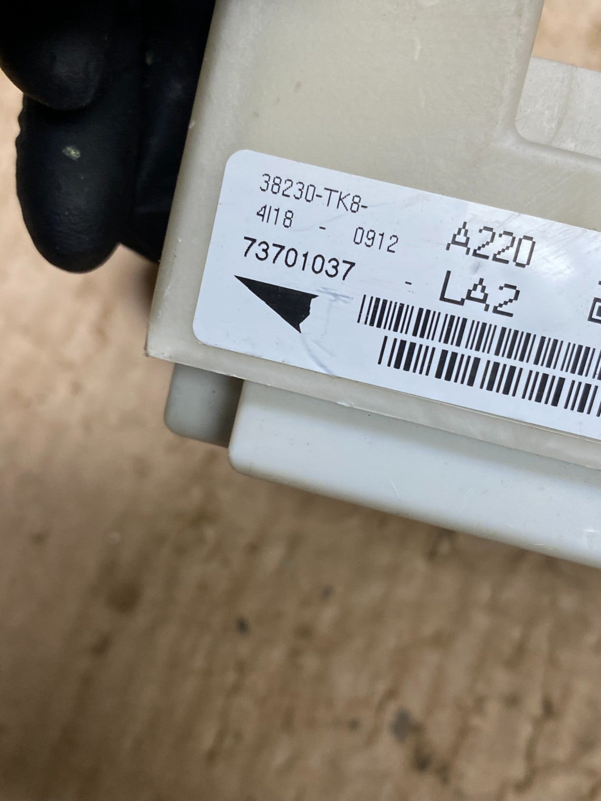 2011 to 2017 Honda Odyssey Cabin Fuse Box Panel 38230-TK8-A213 Y80085