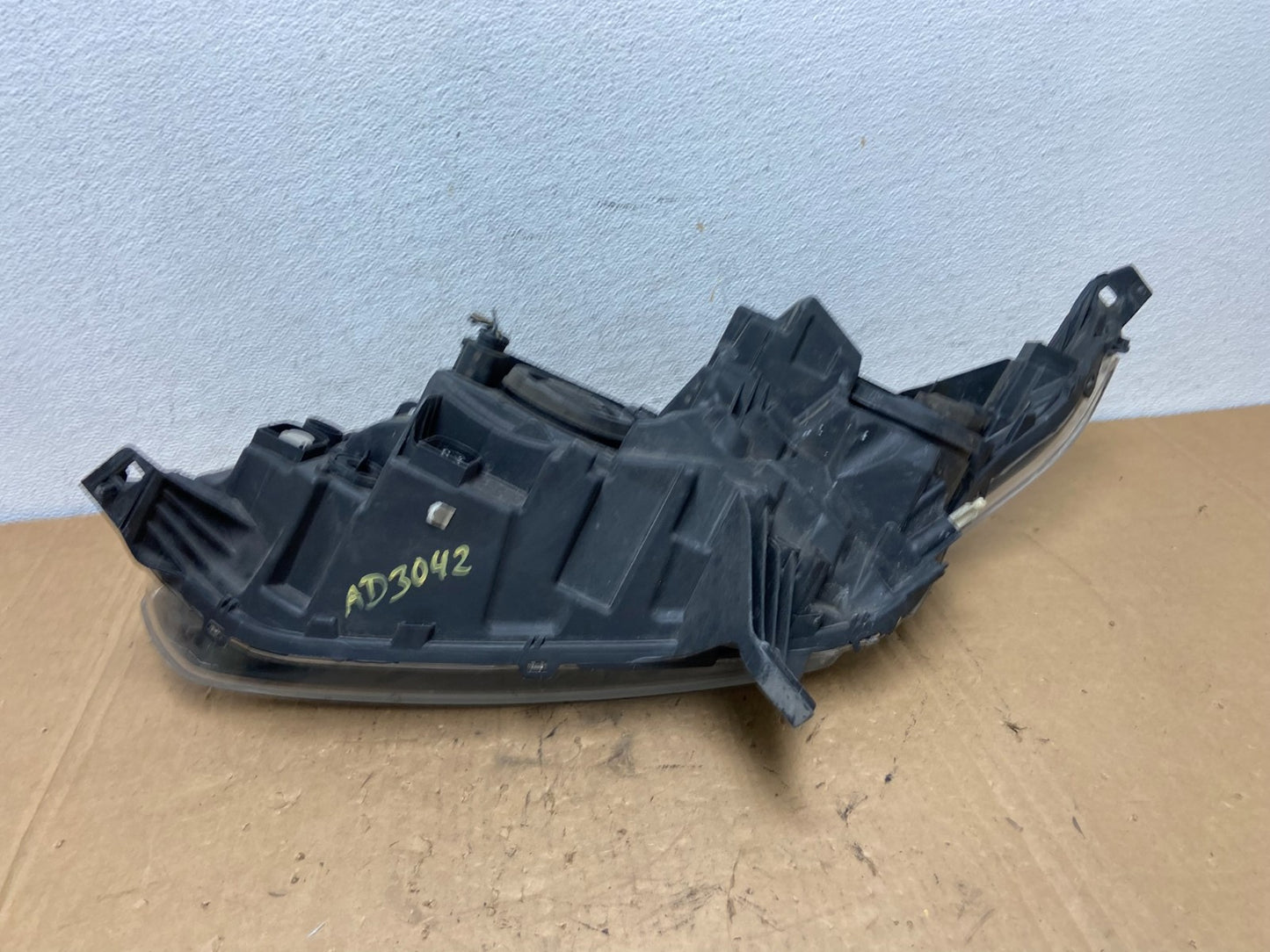 2014 to 2018 Ford Transit Connect Right Passenger RH Side Headlight AD3042 DW8