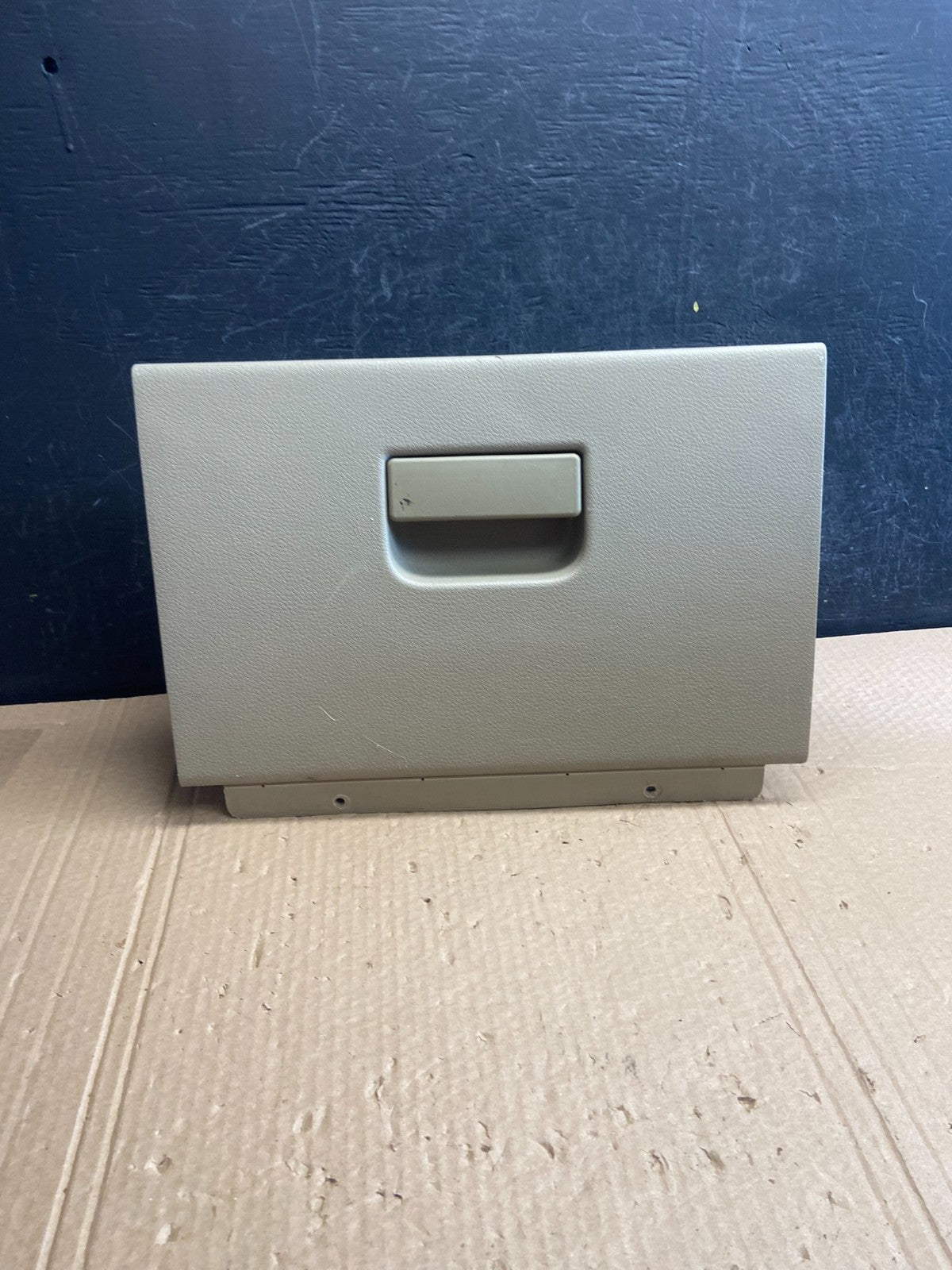 2004 to 2008 Ford F-150 Front Right Passenger Storage Glove Box af6250 DG0