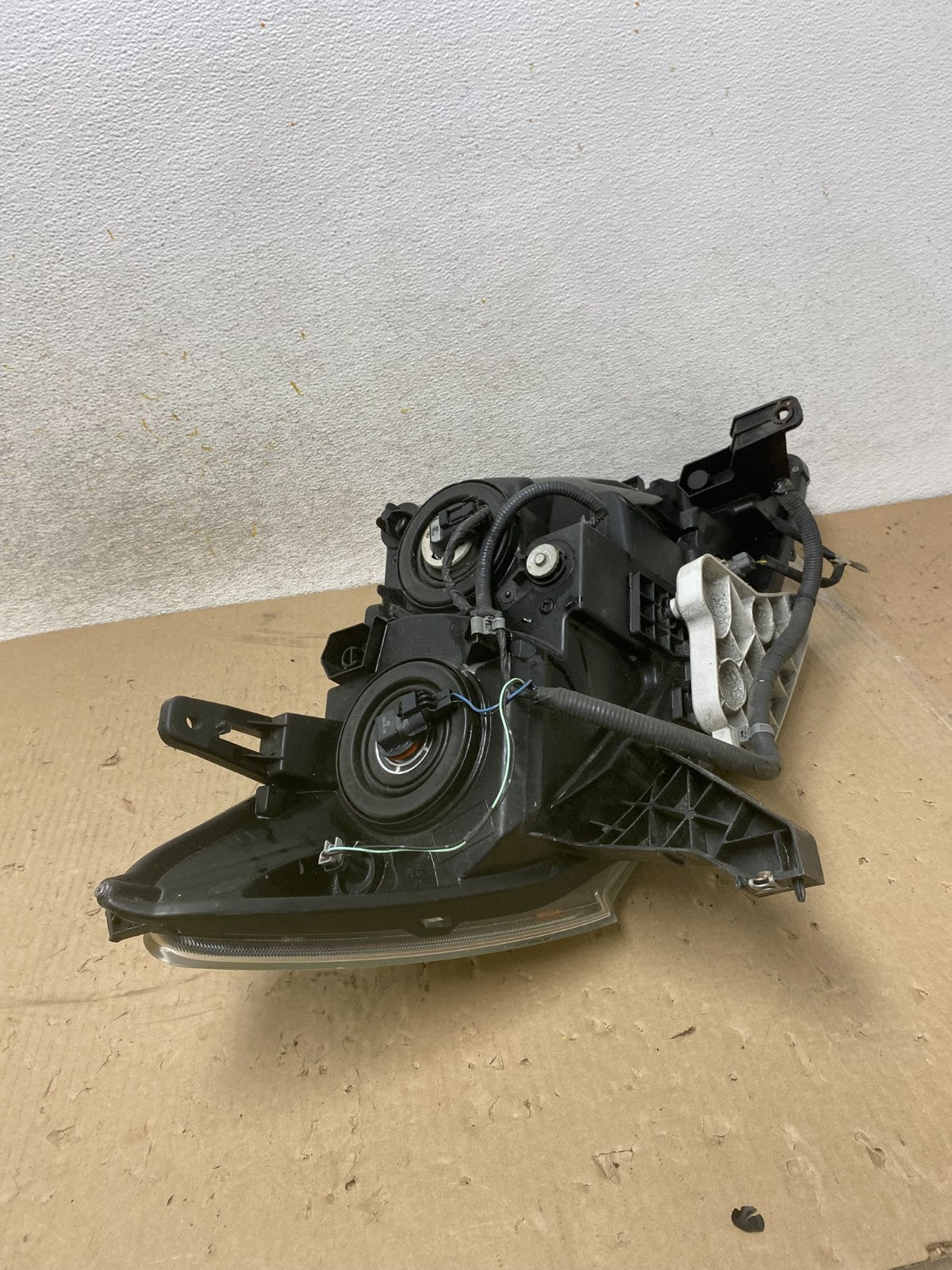 2013 - 2016 Nissan Pathfinder Left Driver LH Side Headlight Halogen AH687410
