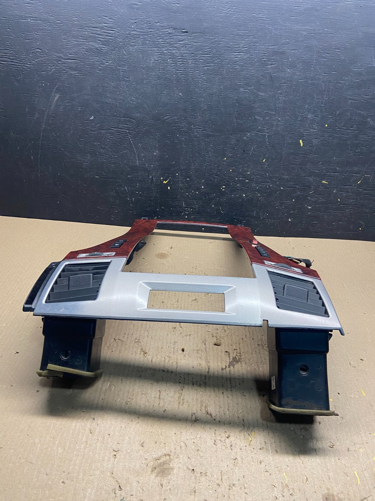 OEM 2007-2014 Cadillac Escalade Center Dash Trim Radio Bezel Vent Wood Q7168 DG3
