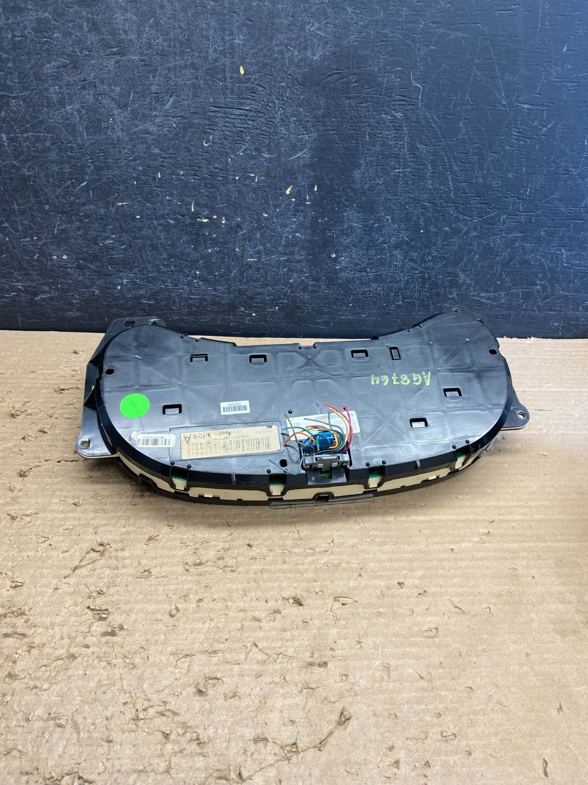 2003 to 2006 Cadillac Escalade Instrument Speedometer Cluster Gauge AG8764 DG5