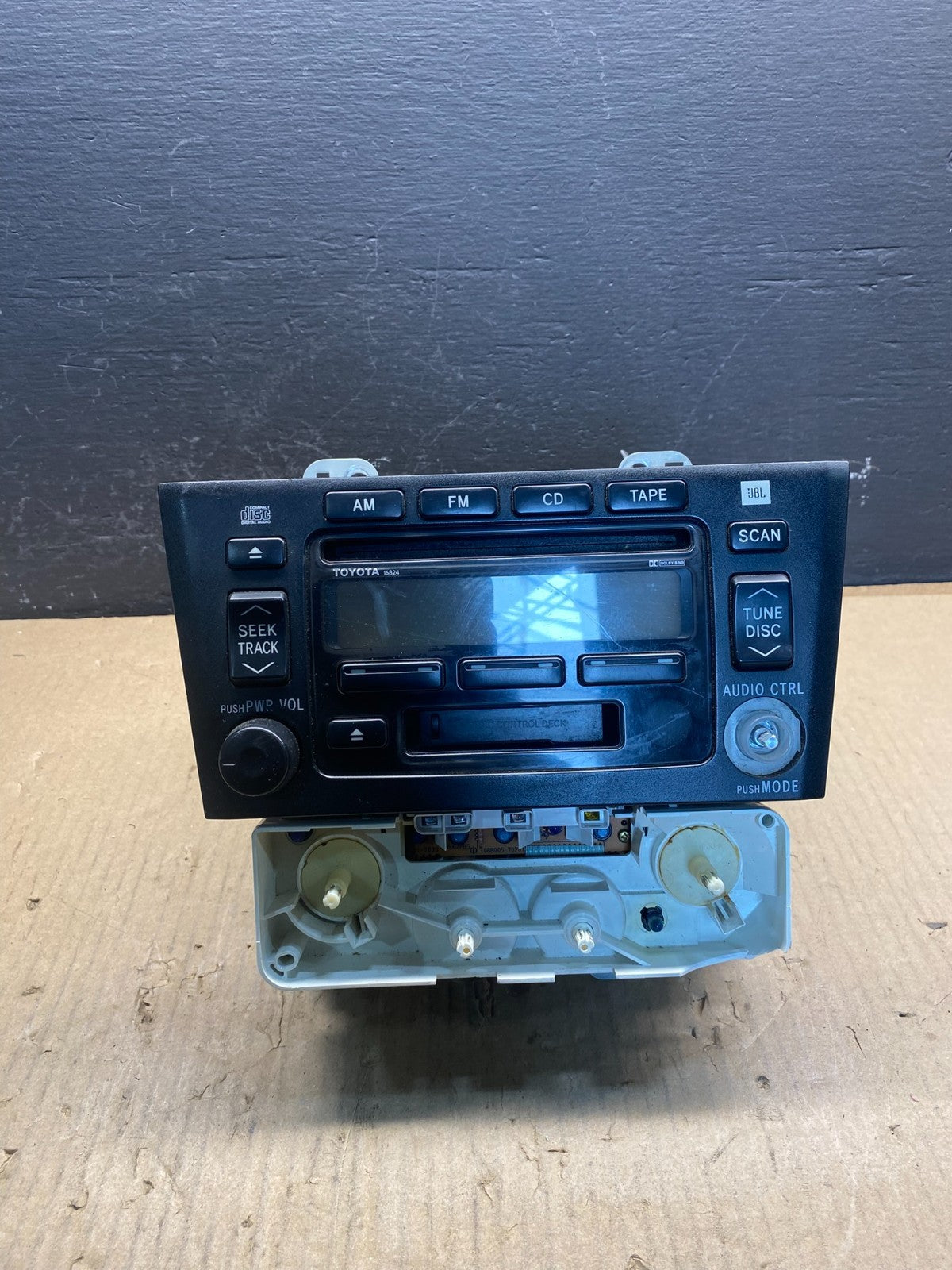2000-2004 Toyota Avalon Radio Stereo 6 CD Tape Player Climate Control AC2421 DG0