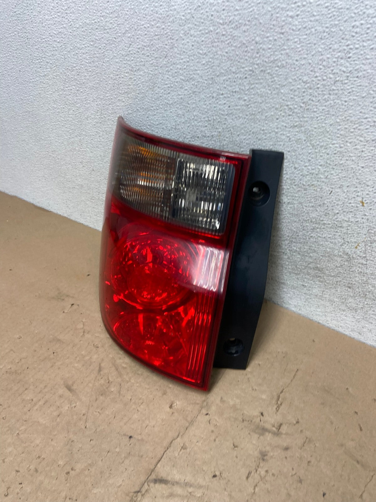 2003 to 2008 Honda Element Left Driver LH Side Tail Light AG5515 LK1