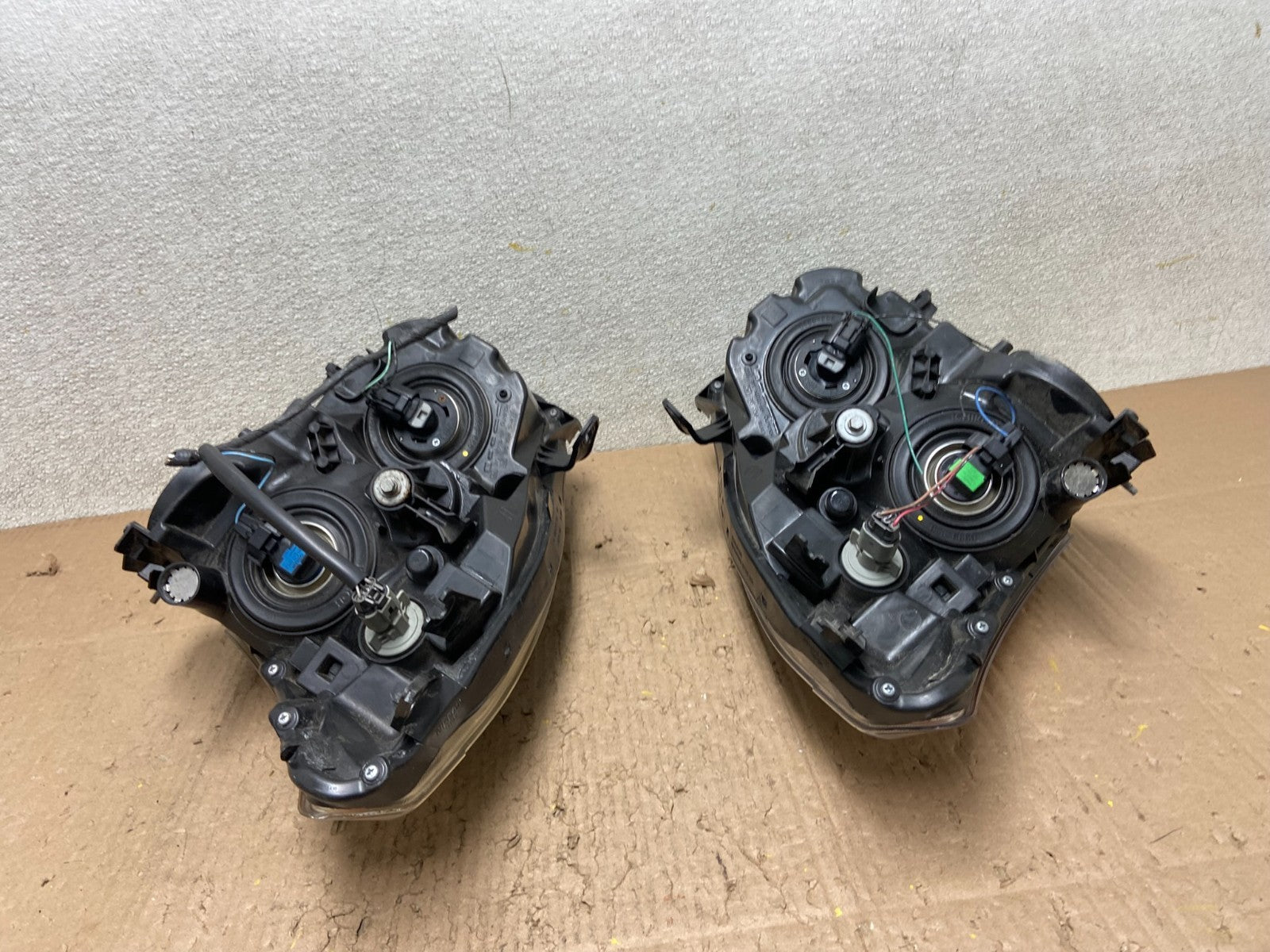 2009-2013 Nissan Rogue Left+Right Side Set Black Halogen Headlights OEM Y3325 DW9
