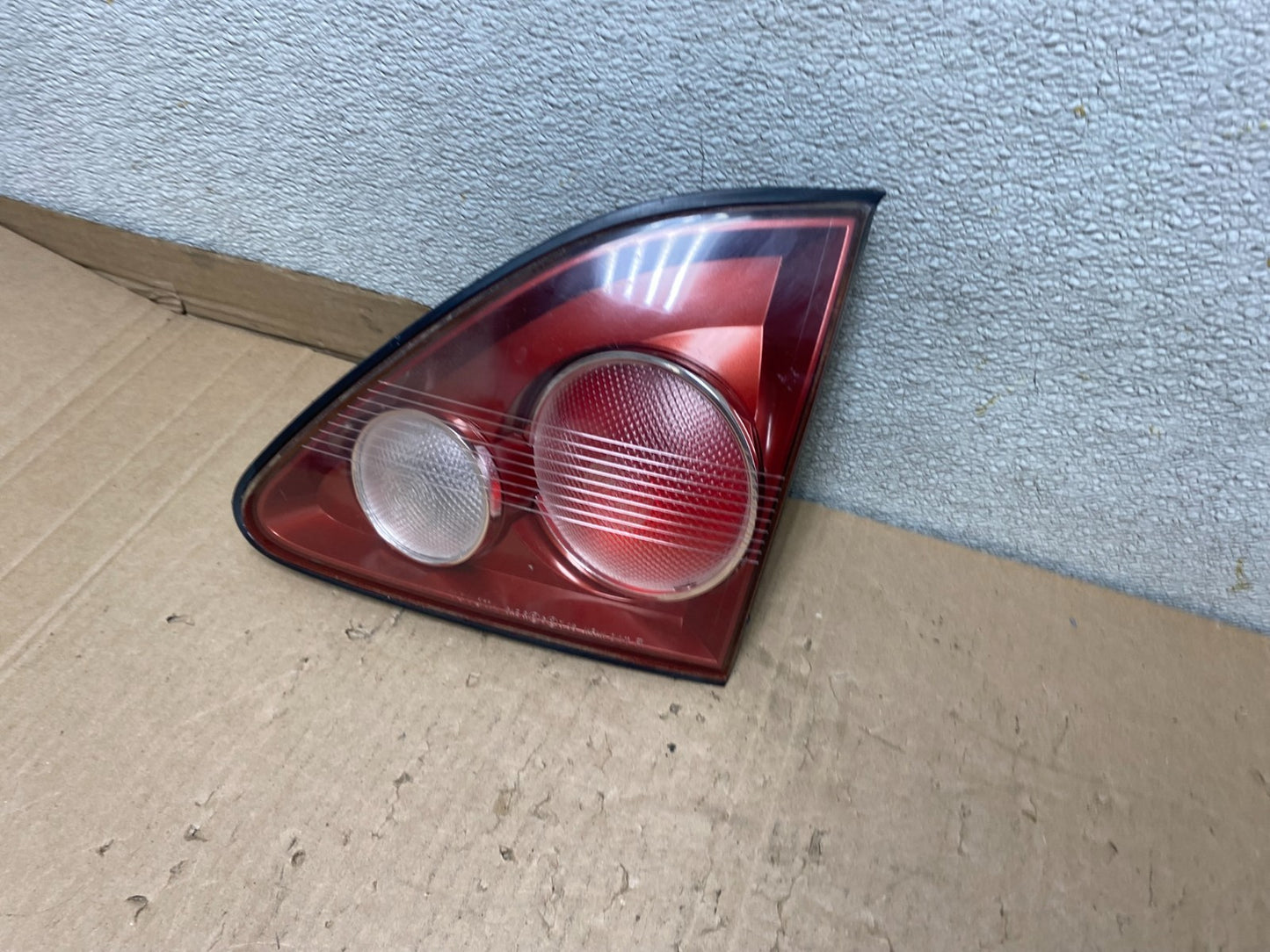 1999 - 2001 Lexus RX300 Right Passenger Side Rear Inner Tail Light Oem U8190 DW1