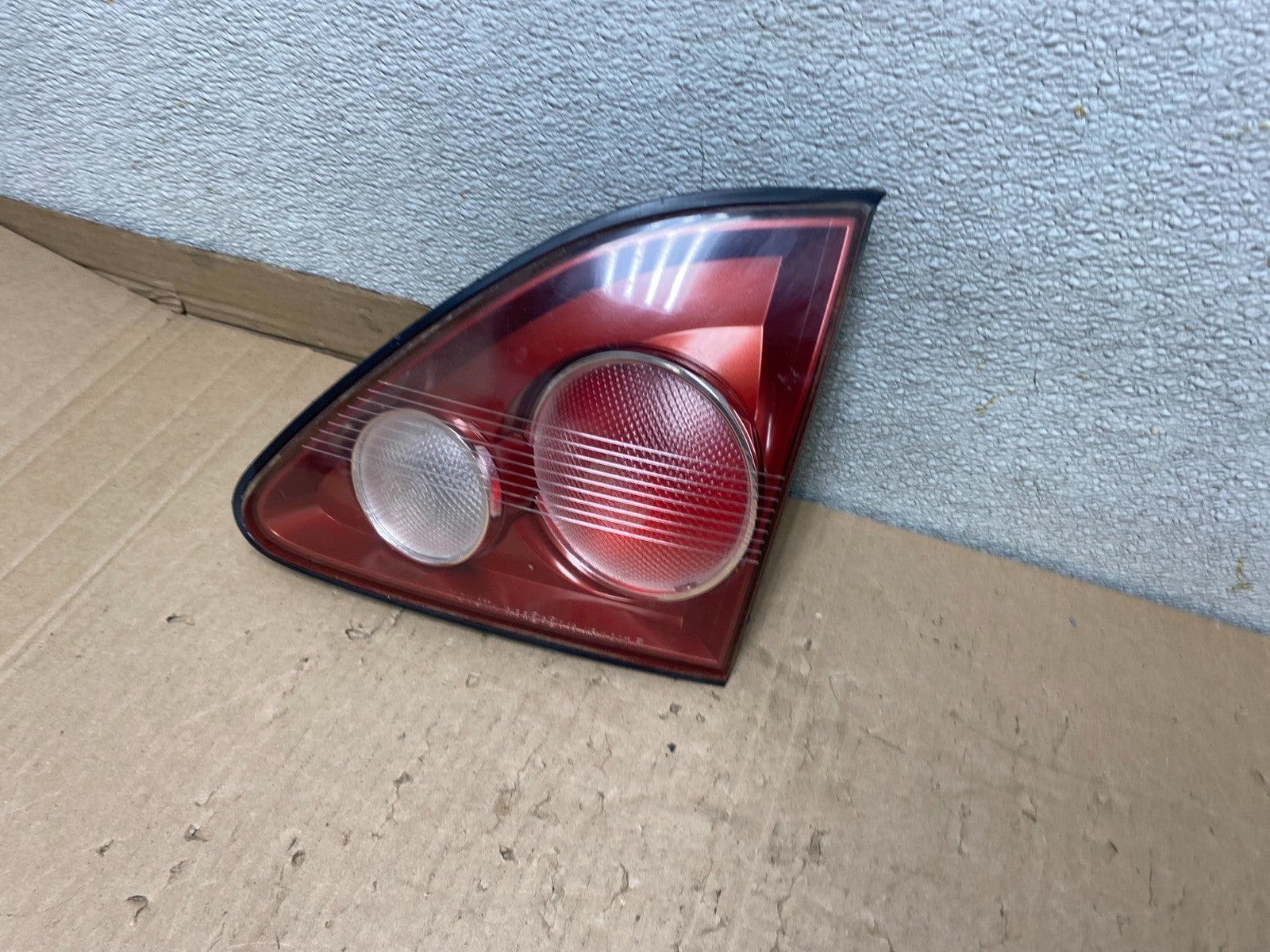 1999 - 2001 Lexus RX300 Right Passenger Side Rear Inner Tail Light Oem U8190 DW1