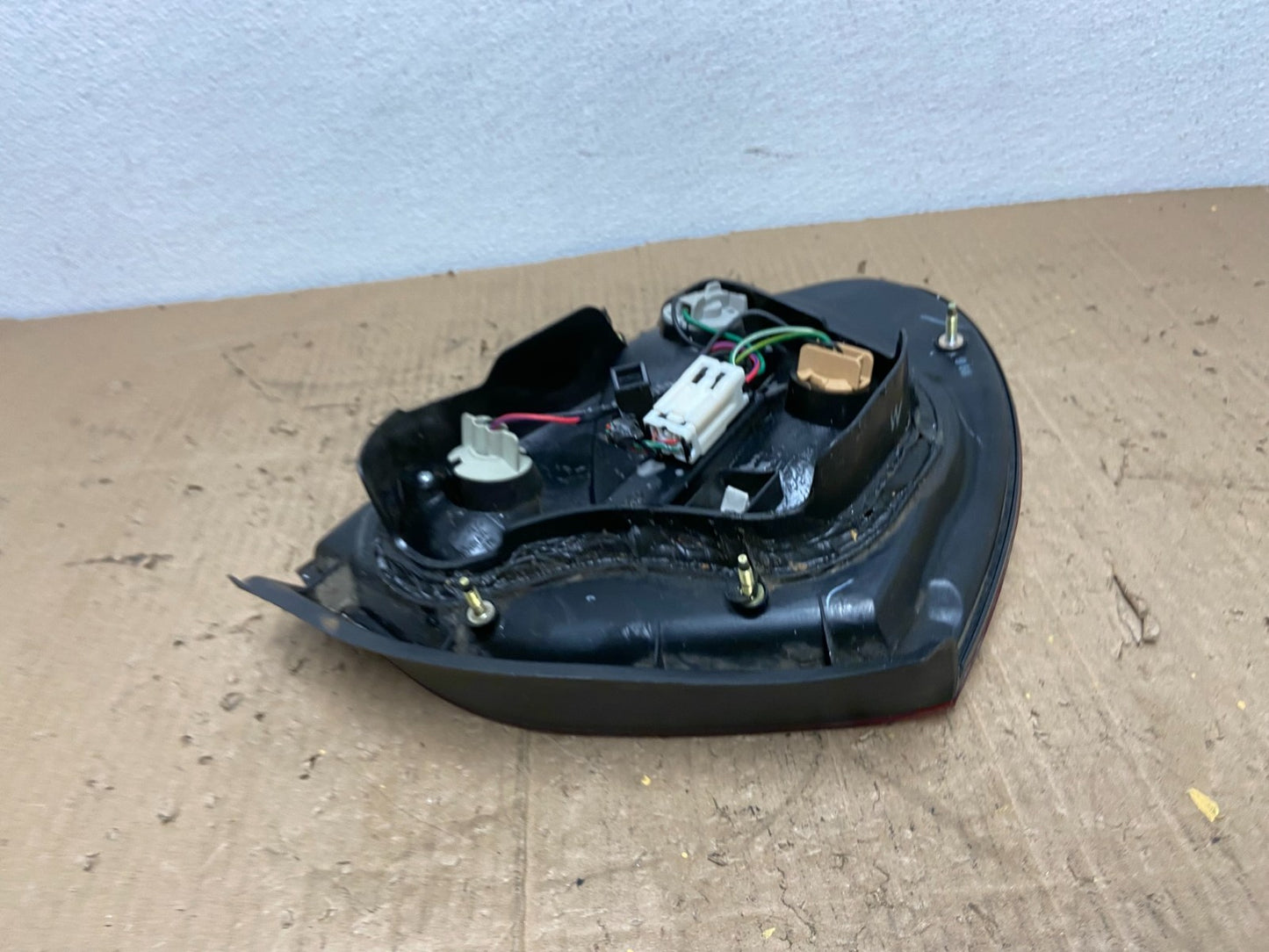 2000 to 2001 Nissan Maxima Right Passenger Rh Side Tail Light OEM AB9891 DW5