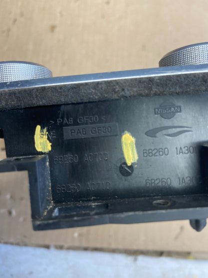 2005  to 2007 Infiniti G35 Radio Player Climate Control Panel Bezel AB9247 DG4