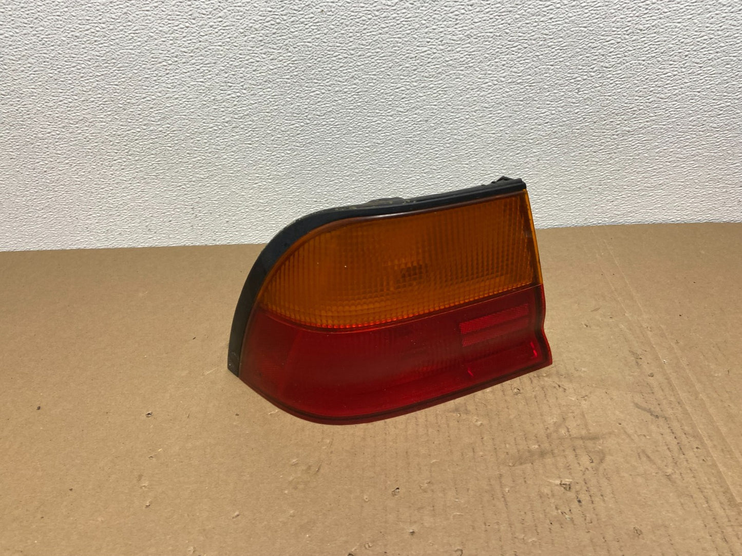 1995 1996 Nissan Maxima Left Driver LH Side Tail light Oem AB6434 DW0