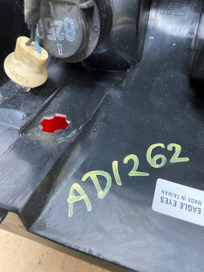1993-1998 Jeep Grand Cherokee ZJ Right Passenger Rh Tail Light DEP AD1262 LK7