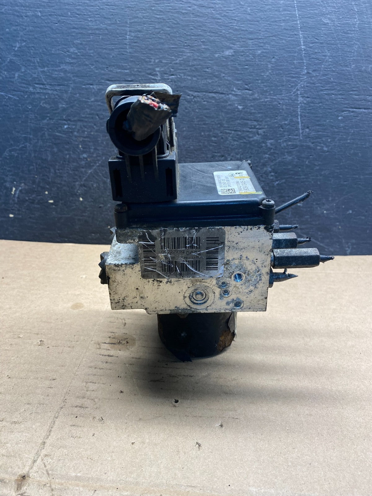 2011 - 2014 Ford E250 E350 Van ABS Anti Lock Brake Pump Module ae9995 DG4