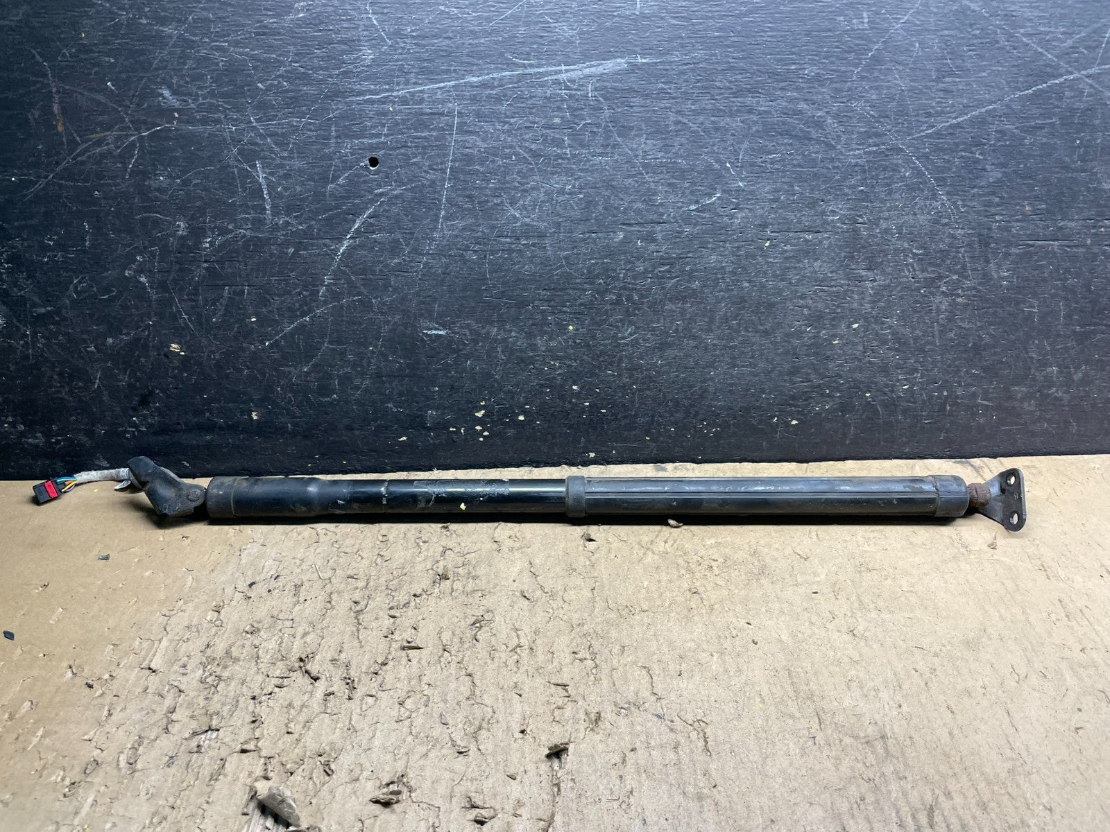 2013 - 2017 Nissan Pathfinder Tailgate Power Hatch Lift Right Strut W6884 DG0