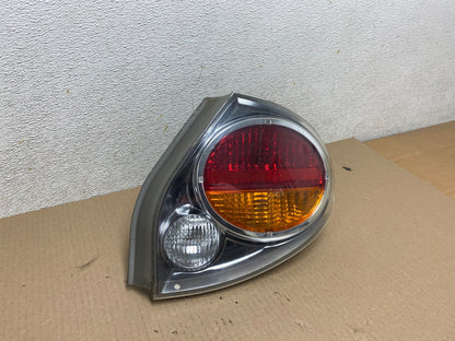 2002 2003 Nissan Maxima Right Passenger RH Side Tail Light OEM M7871 DW2