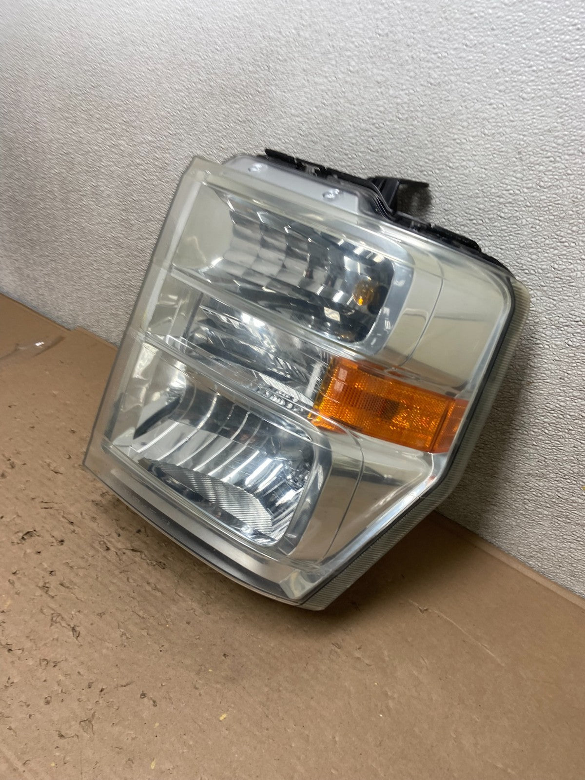 2008-2014 Ford Econoline E150 E250 E350 Left Driver LH Headlight OEM AB0895 DW1