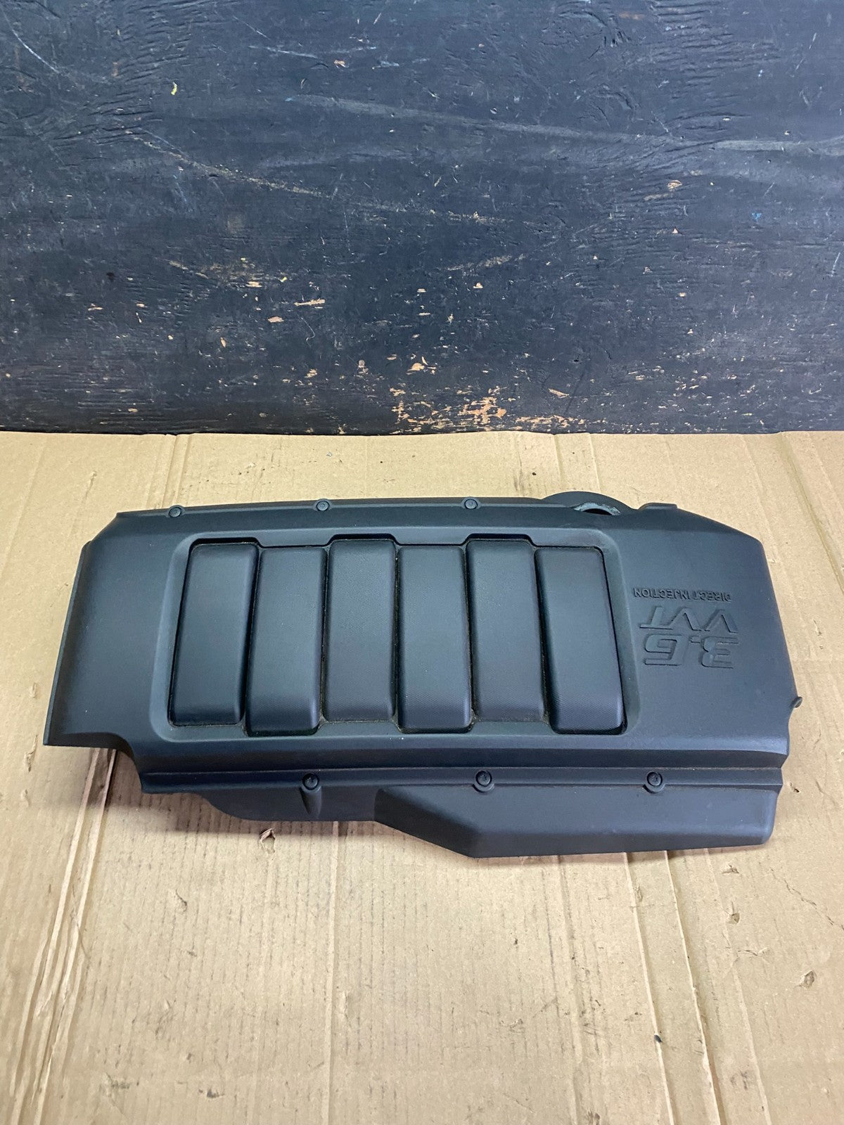 2007 to 2008 GMC Acadia 3.6L VVT Engine Cover Shield OEM s5997 DG1
