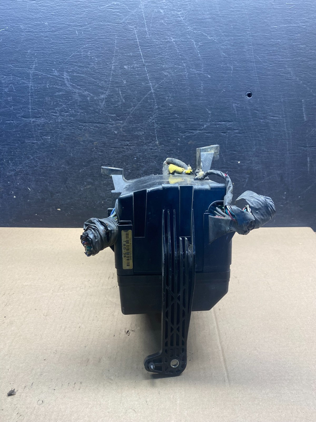 2005 to 2008 Toyota Tacoma Under Hood Fuse Box Relay ah3433 DG2