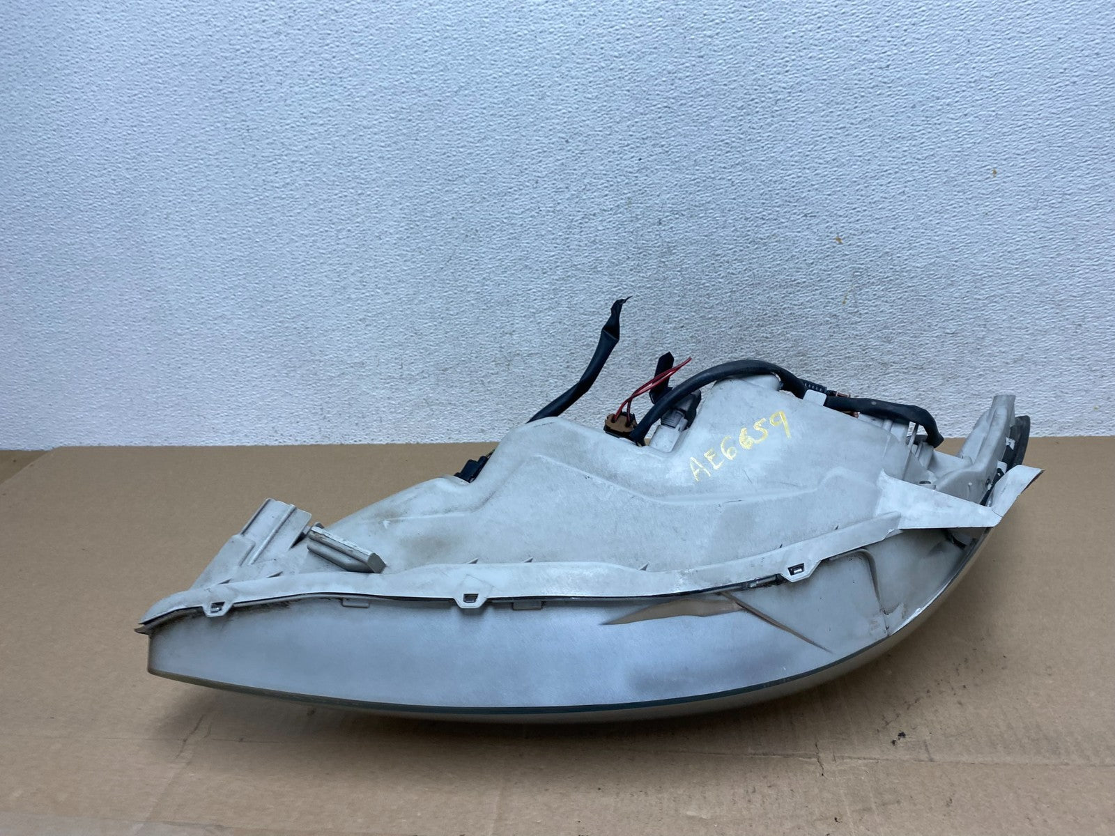 2005 to 2006 Toyota Camry Right Passenger RH Halogen Headlight AE6659 DW6