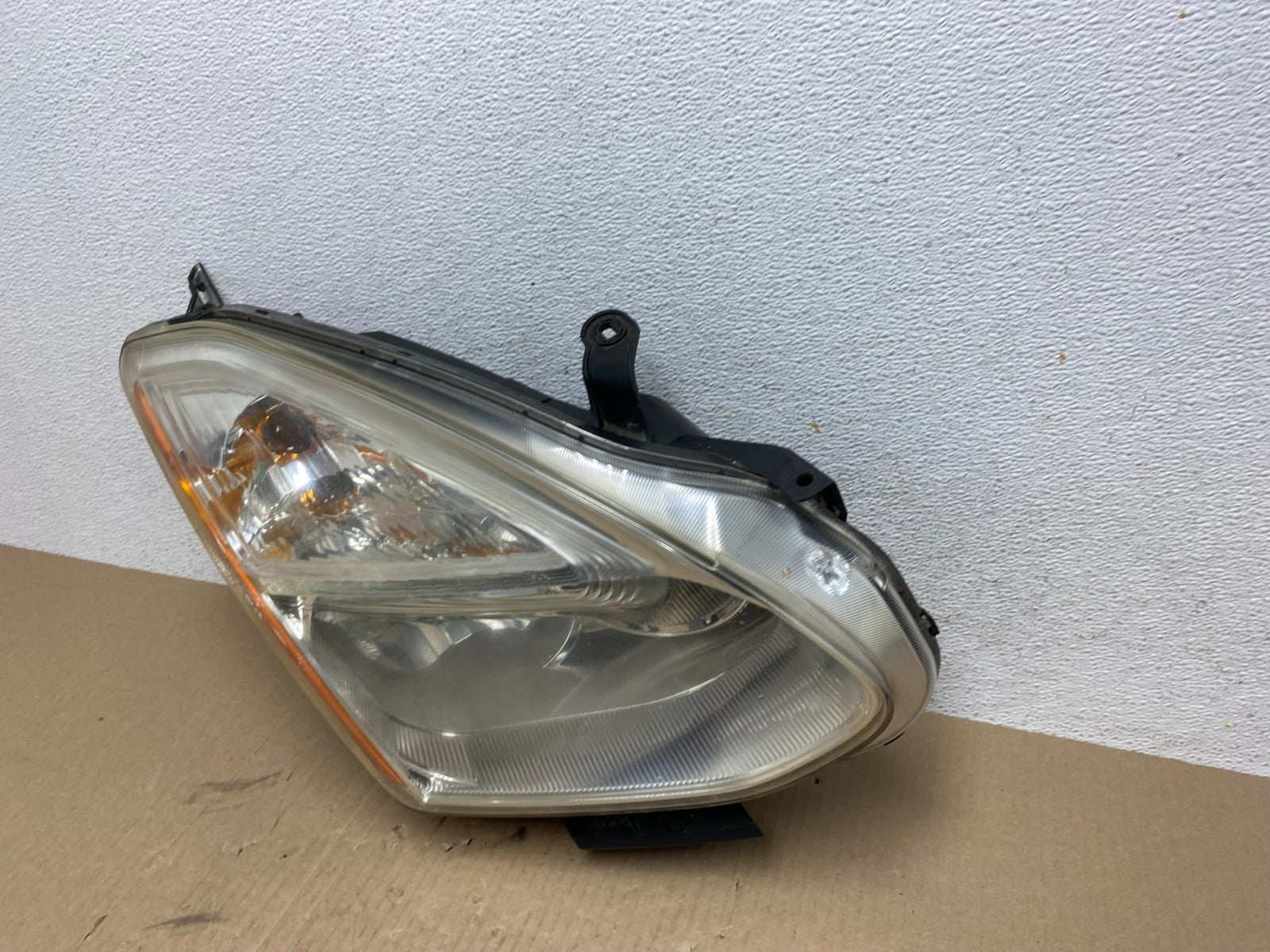 2009-2013 Nissan Rogue Right Passenger Halogen Headlight AE7013 DW1