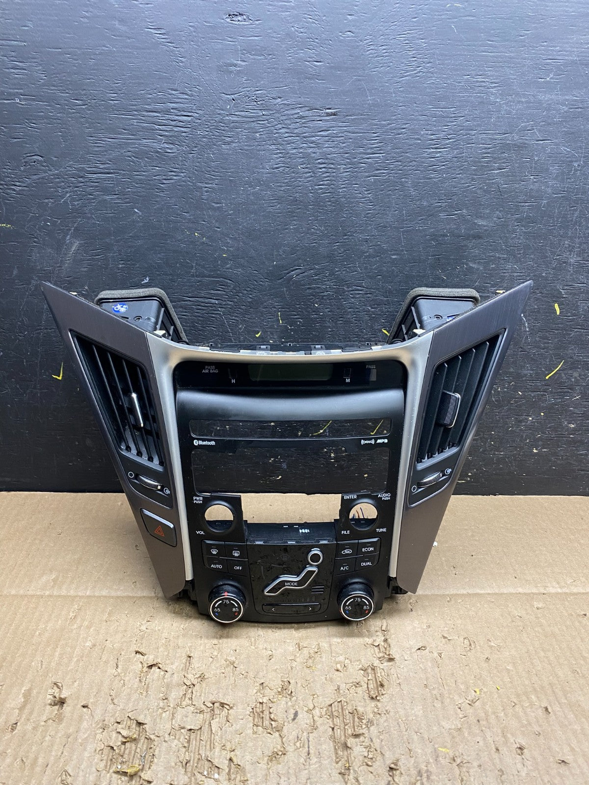 2011 to 2014 Hyundai Sonata Center Radio Climate Control Air Vent Bezel v7433 DG0
