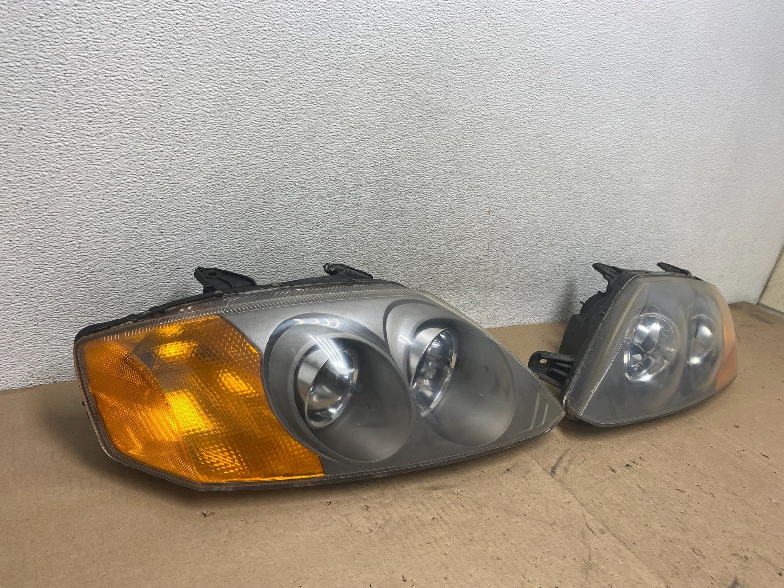 2003 to 2004 Hyundai Tiburon Left+Right Set Side Headlight AG4891 DG1