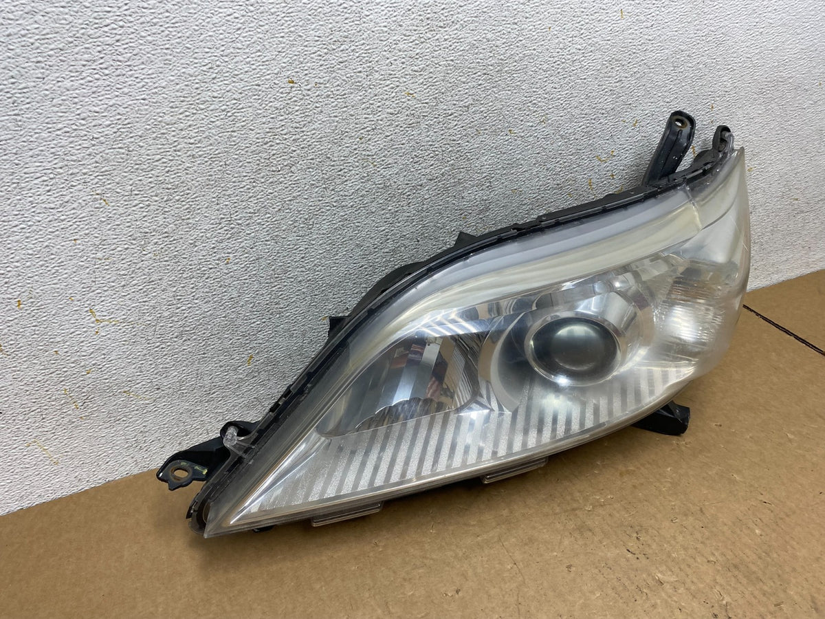 2011-2014 Toyota Sienna Left Driver LH Halogen Headlight AI3296 DW2