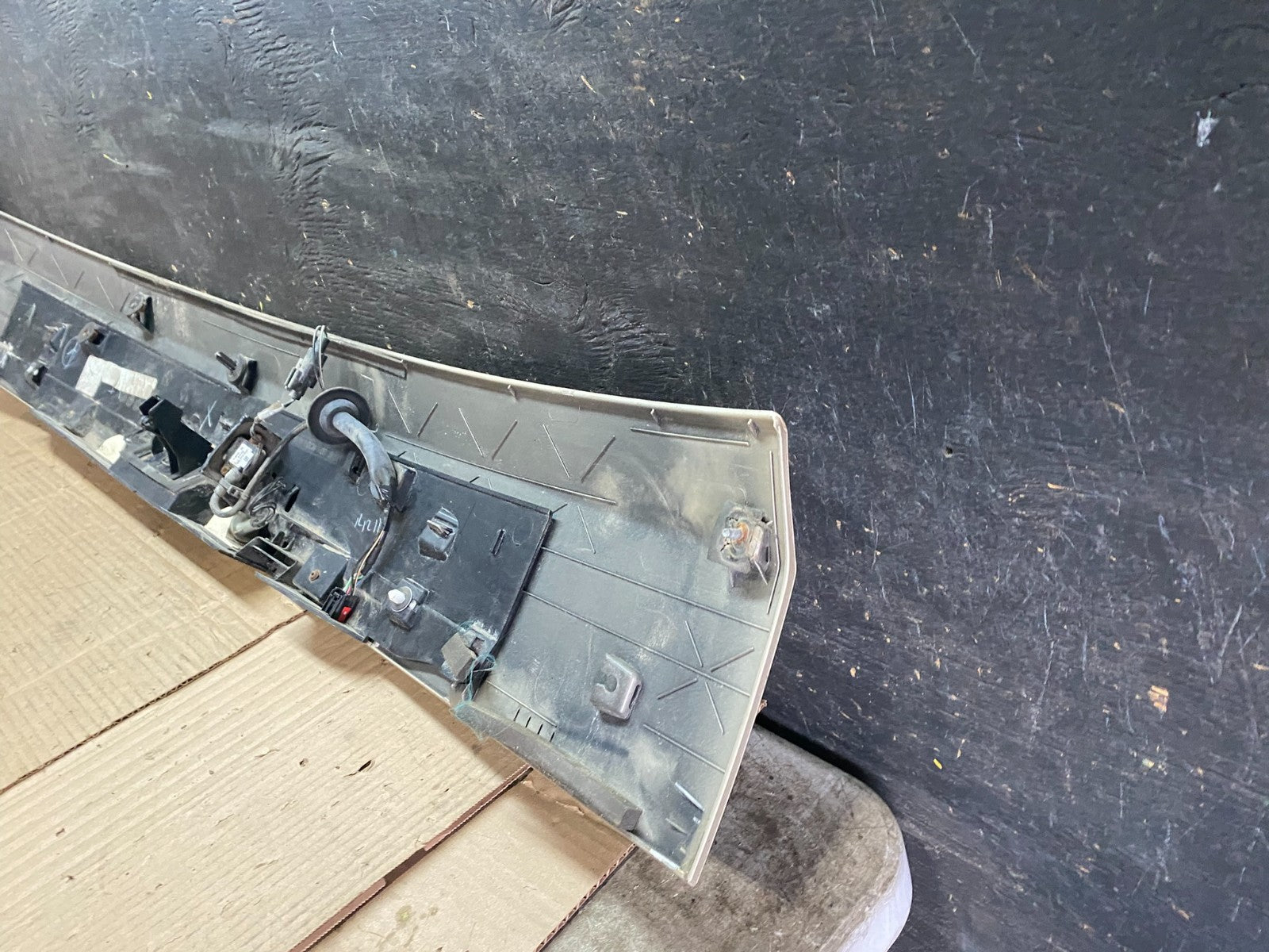 2011-2018 Dodge Grand Caravan Rear Tail Gate Trim Molding Panel OEM V3368 DG9