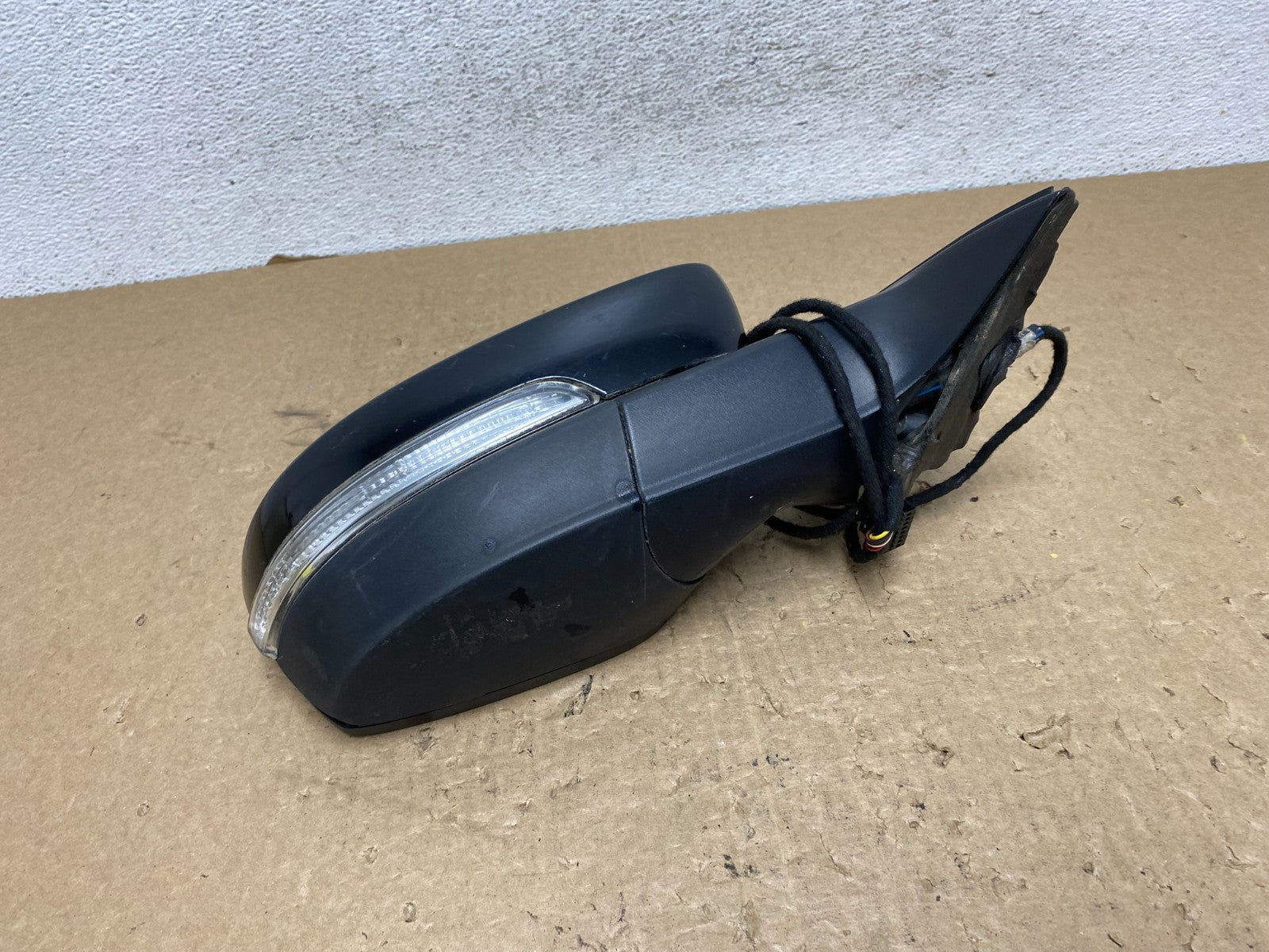 2012-2015 Volkswagen Passat Right Passenger Sgn Door View Mirror AF7985 DW3