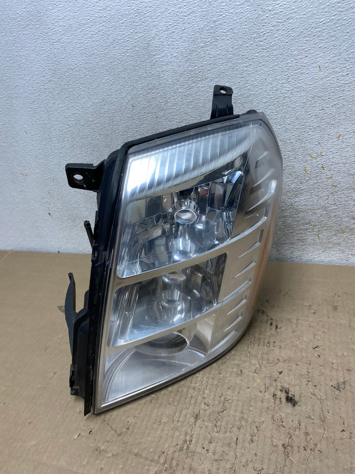 2007 - 2014 Cadillac Escalade Left Driver LH Side Xenon HID Headlight AI2506 LK2