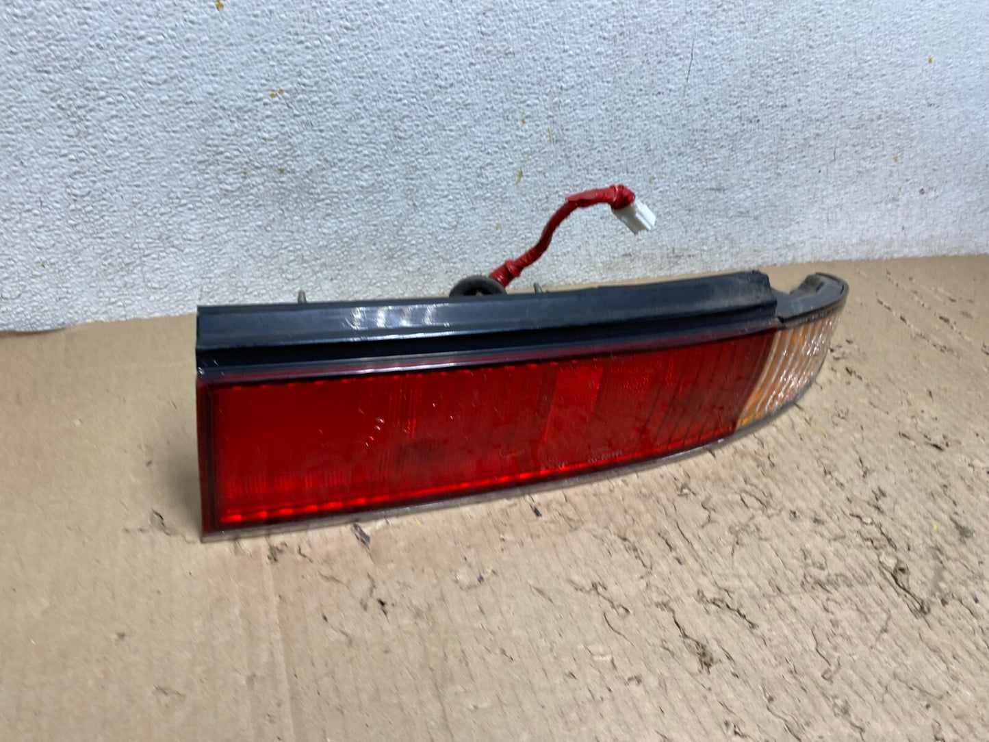 1993 to 1994 Infiniti J30 Driver Right Passenger RH Side Tail Light OEM L6536 DW2
