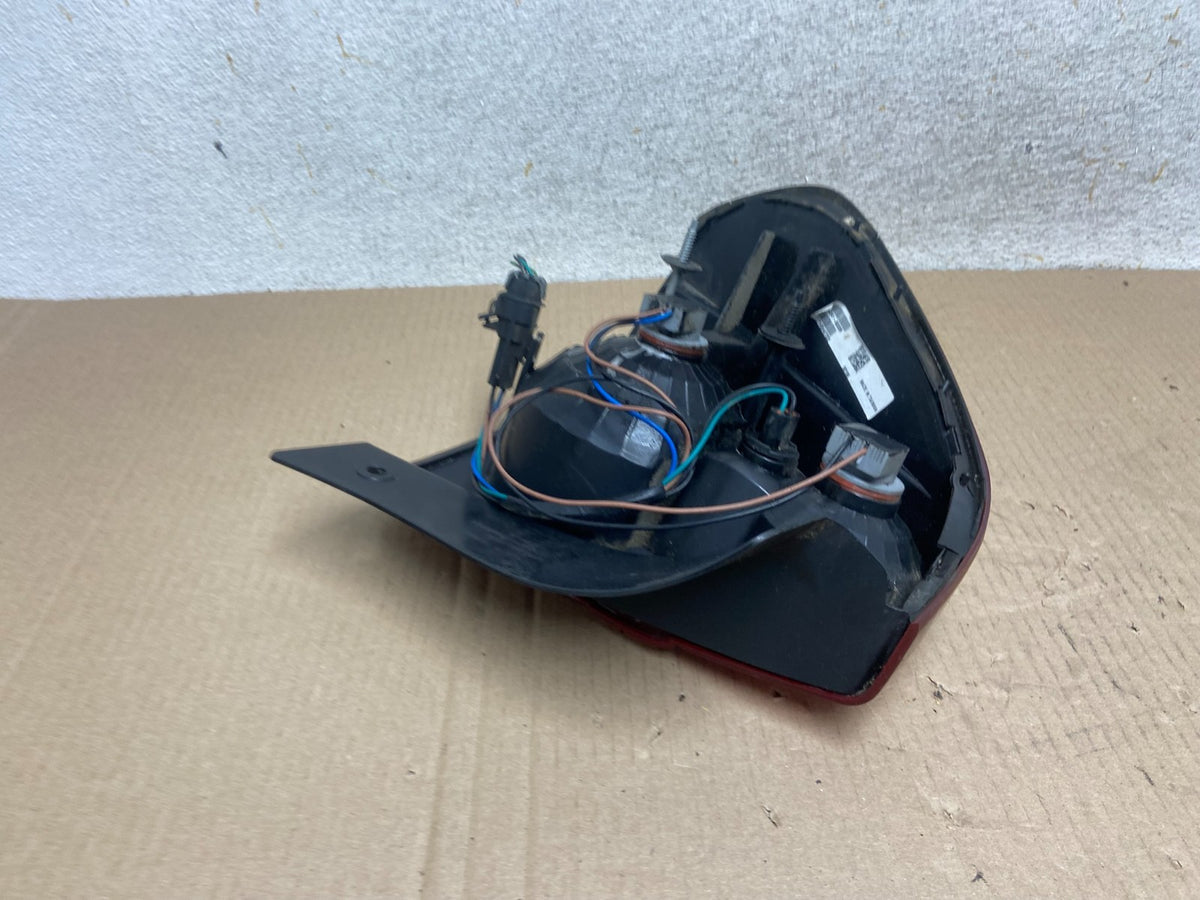 2004 to 2008 Chevrolet Malibu Right Passenger Side Tail Light AI9497 LK4